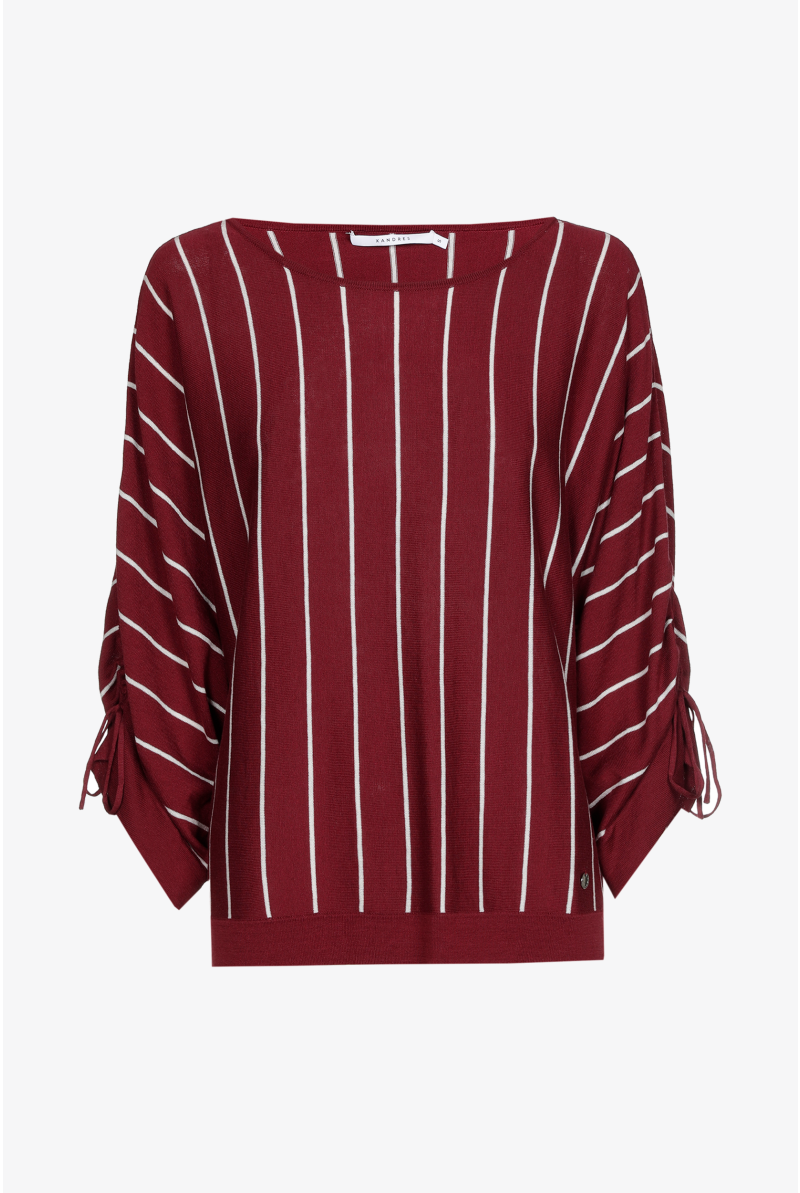 Feminine pullover with stripes
