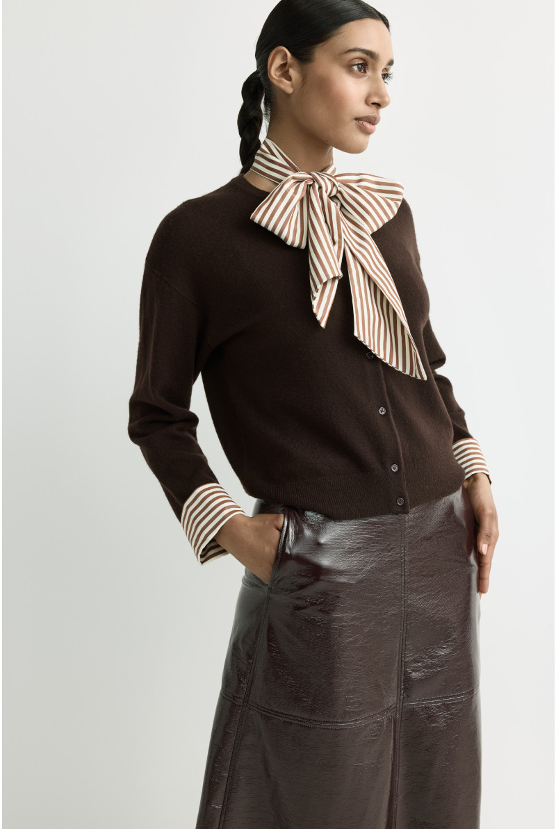 Strickjacke mit Schleife