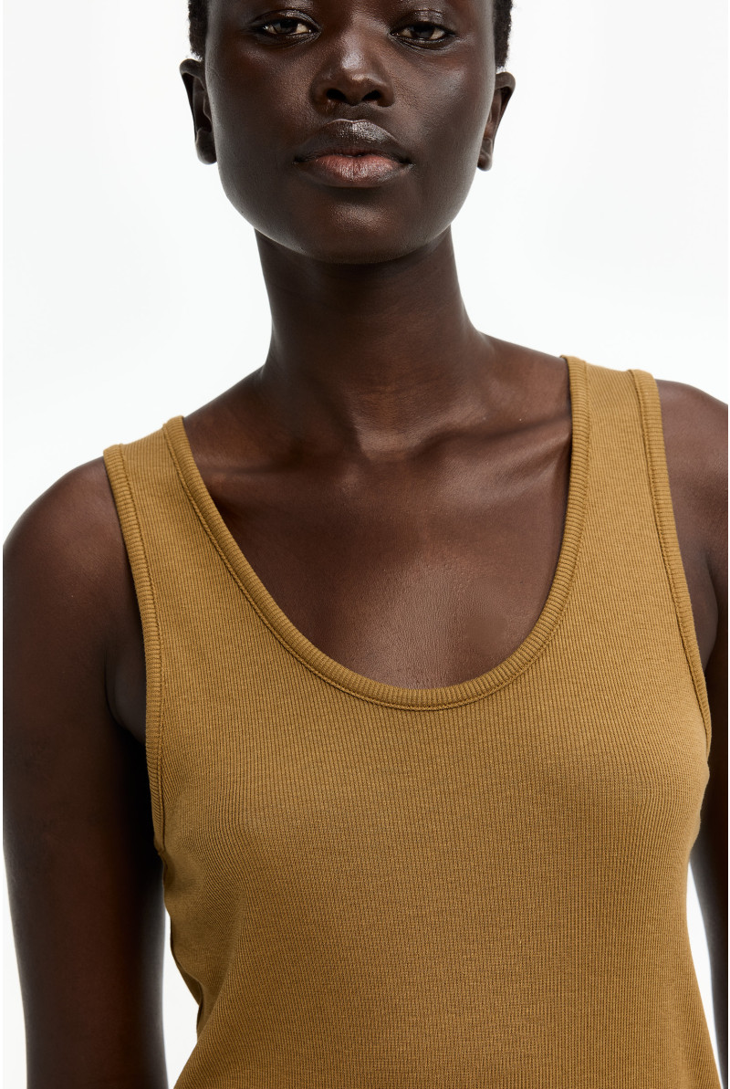 Tanktop met een lage ronde hals