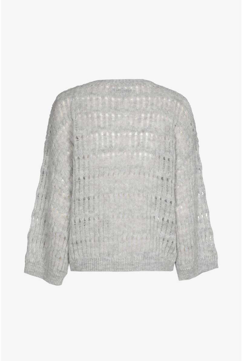 Contrasting jumper