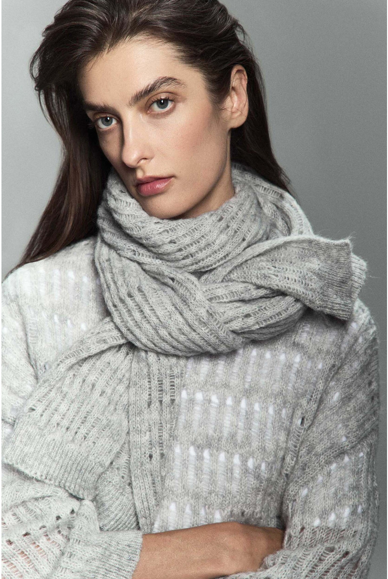 Écharpe tricotée légère