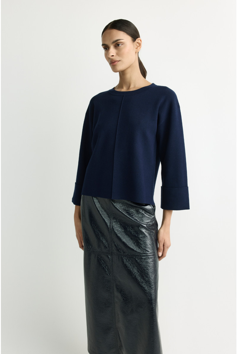 Weiter Pullover mit Rundhalsausschnitt