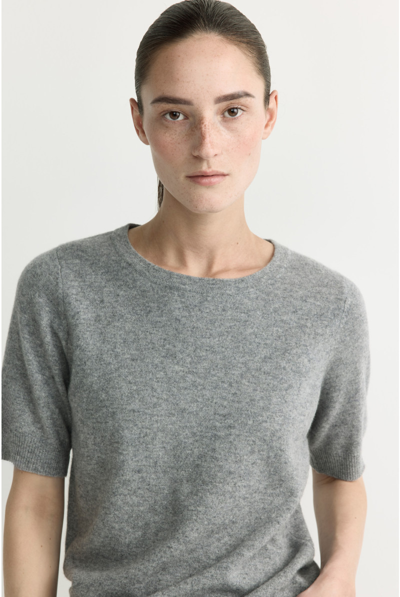 Cashmere trui met korte mouwen