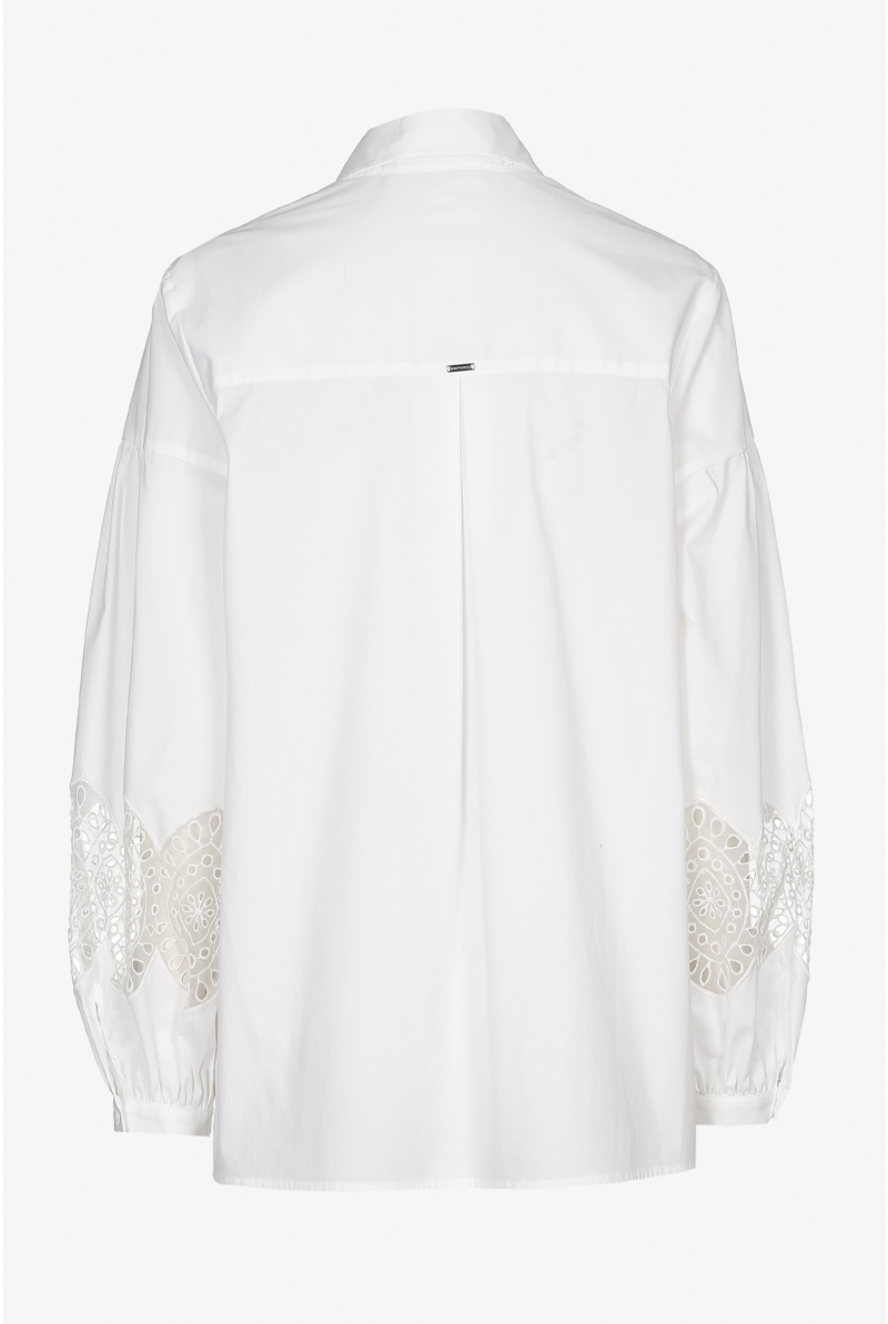 Witte blouse met lange mouwen