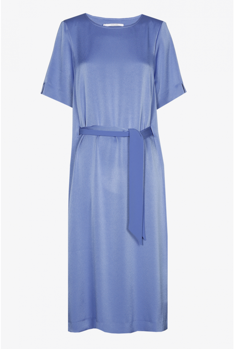 Blue dress with short sleeves and round neck