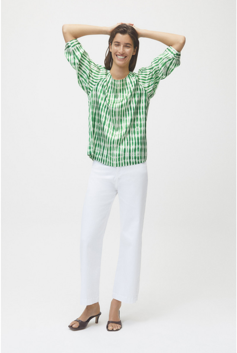 Witte blouse met groene print