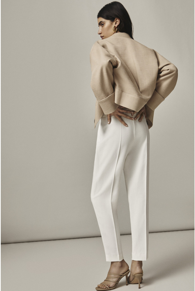 Pantalon blanc à pli marqué
