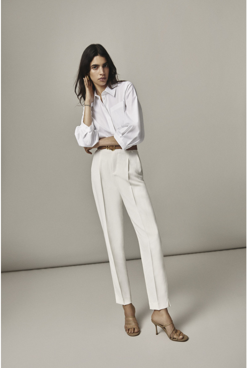 Pantalon blanc à pli marqué