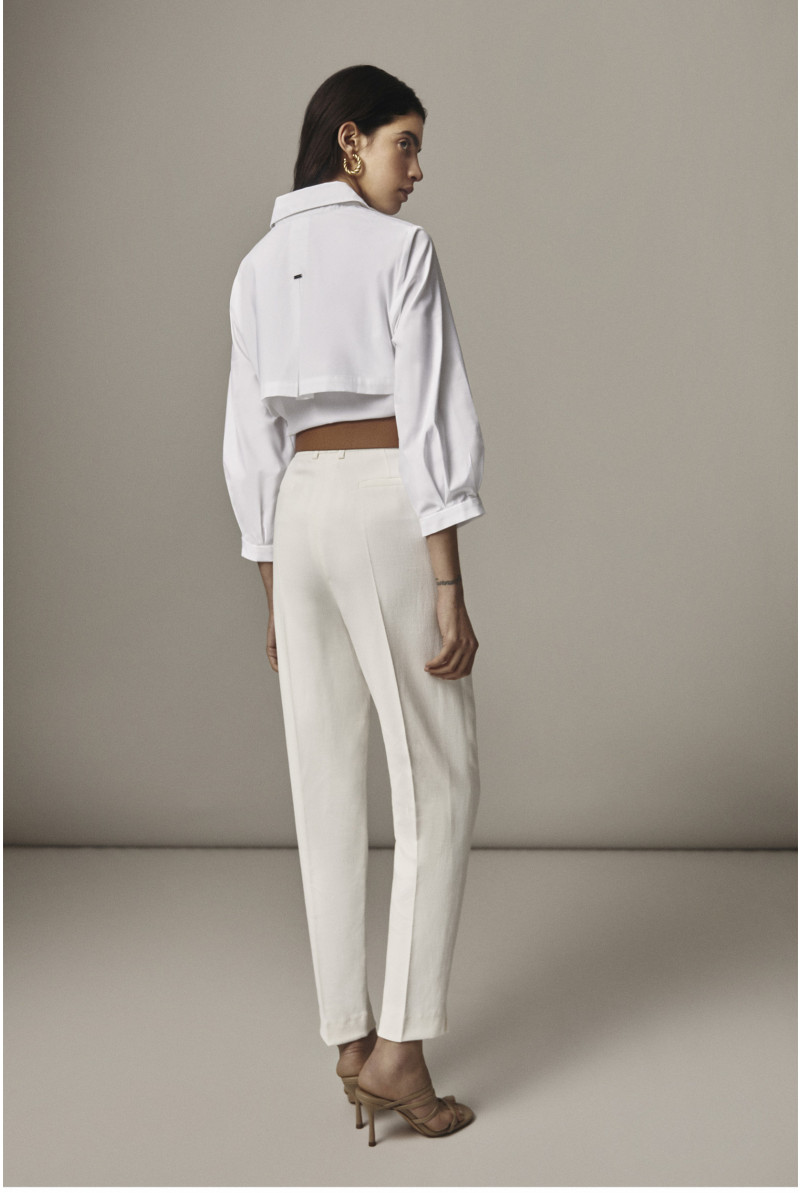 Pantalon blanc à pli marqué