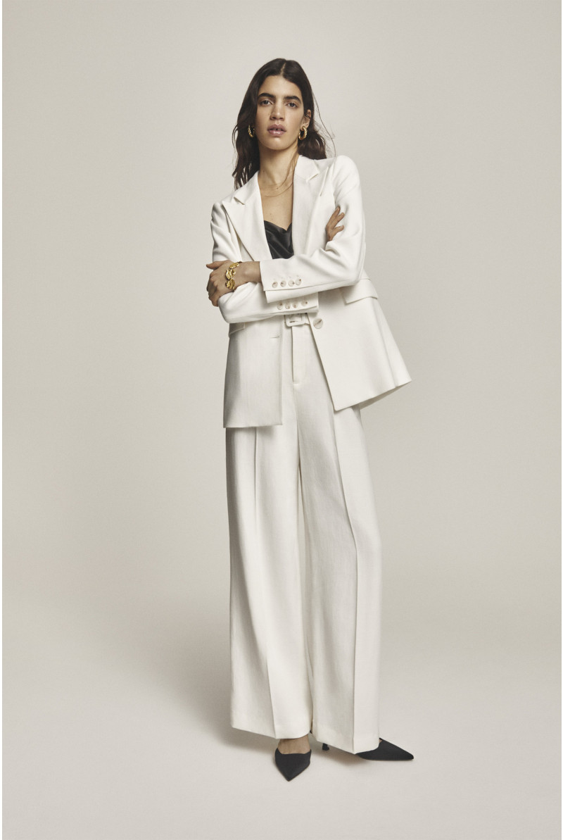 Pantalon blanc à jambes larges