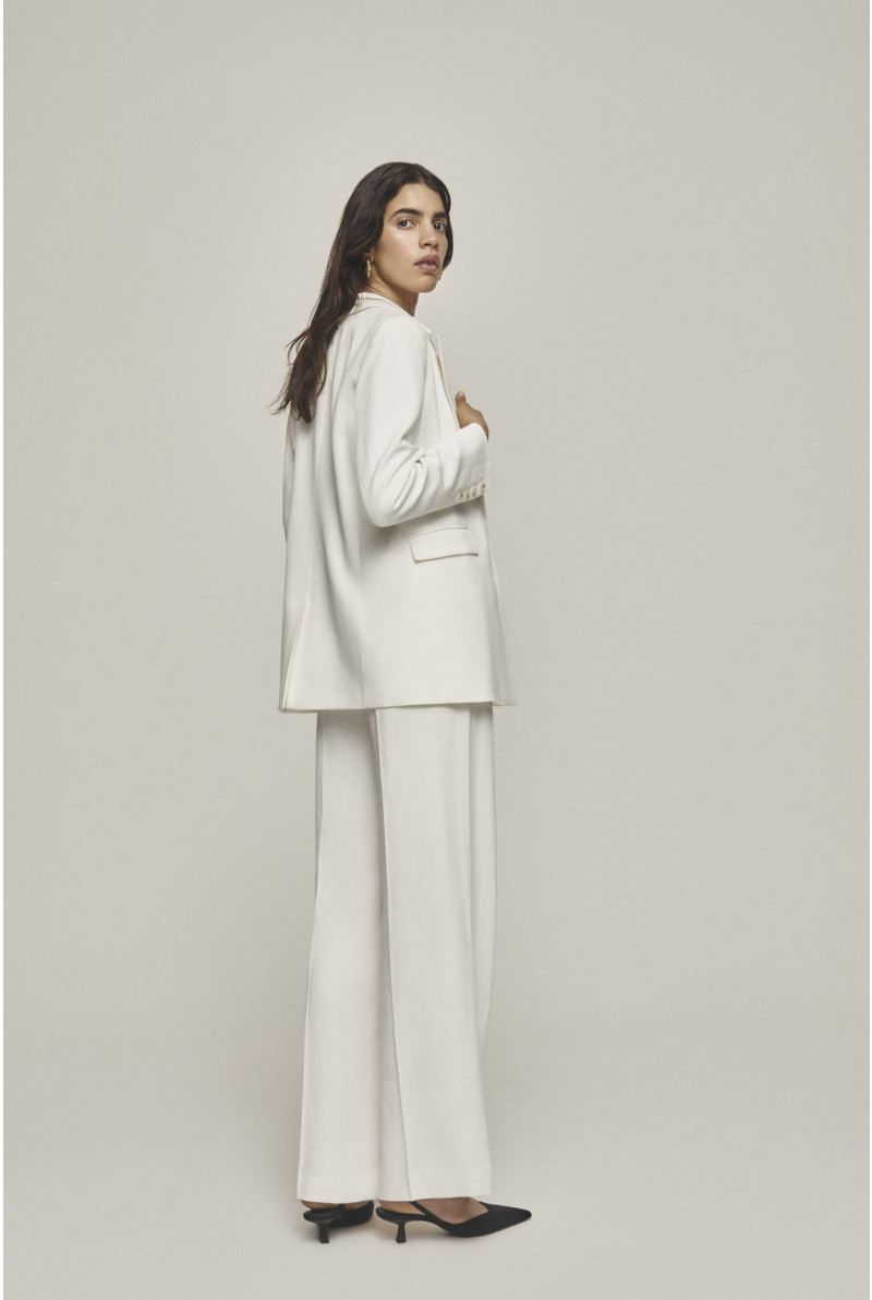 Pantalon blanc à jambes larges