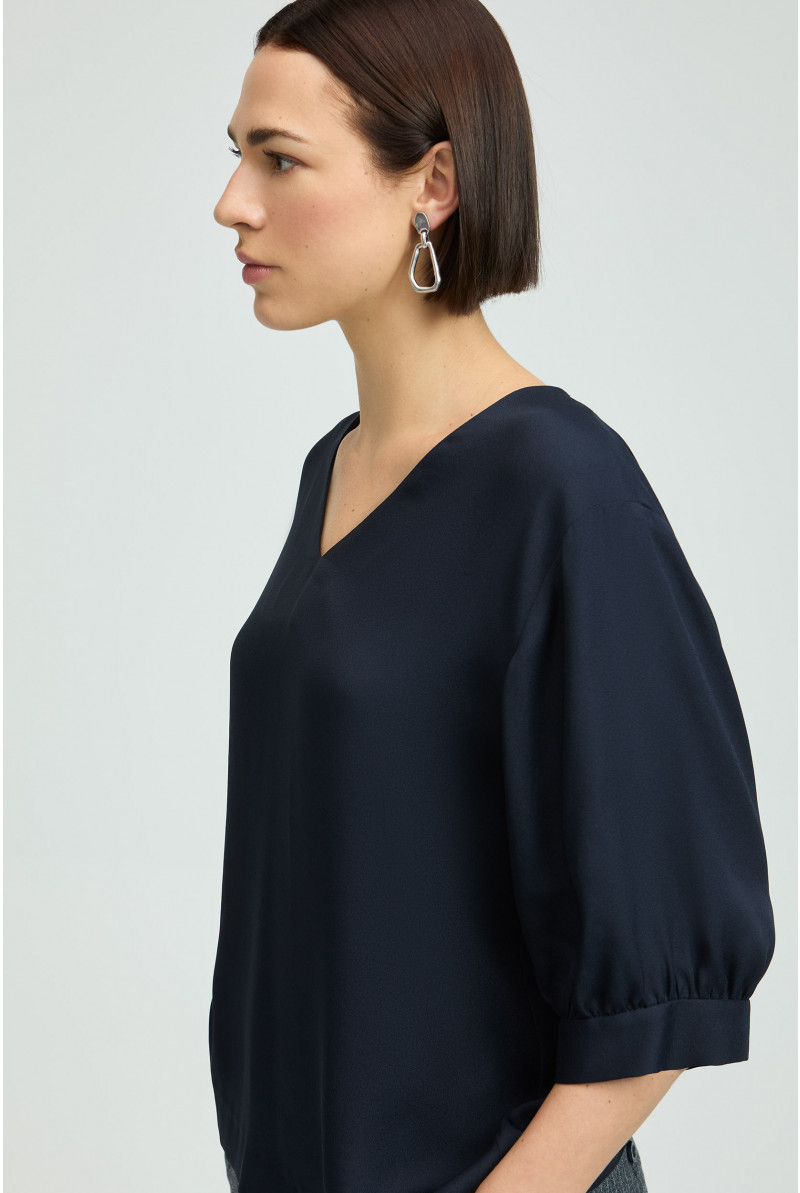 Blouse met V-hals en losse mouwen