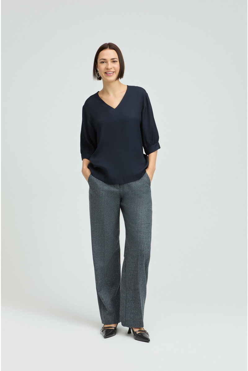 Blouse met V-hals en losse mouwen