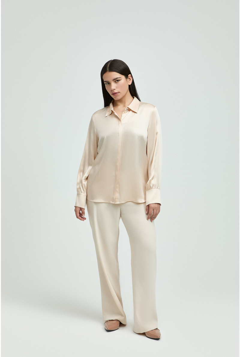 Klassieke hemdblouse in zijde