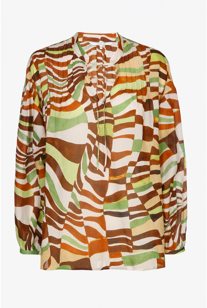 Loose blouse with graphic print