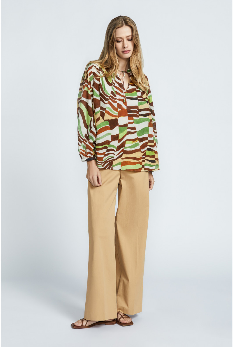 Loose blouse with graphic print
