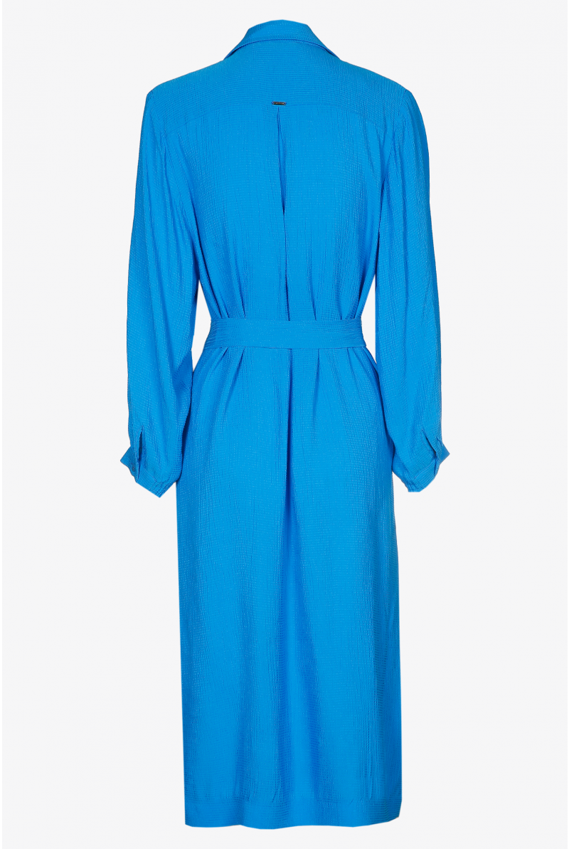 Flowing dress with sash