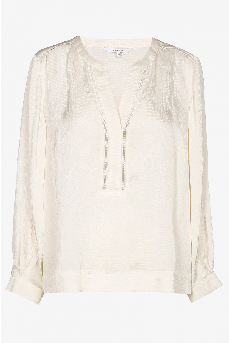 Summery blouse with V-neck