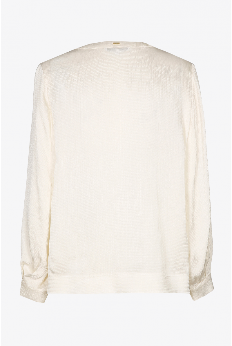 Summery blouse with V-neck