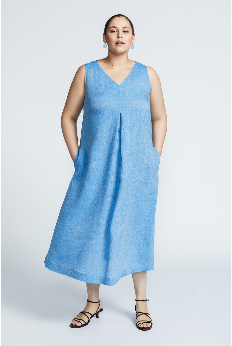 Sleeveless dress with A-line