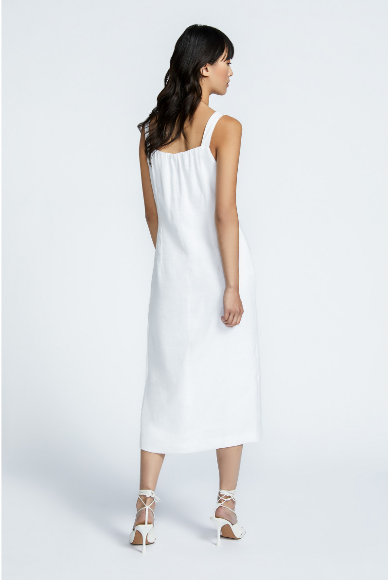 Sleeveless fitted dress