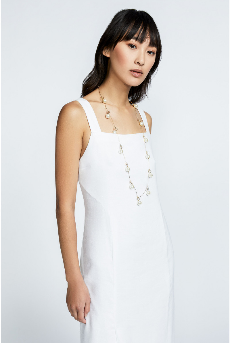 Sleeveless fitted dress