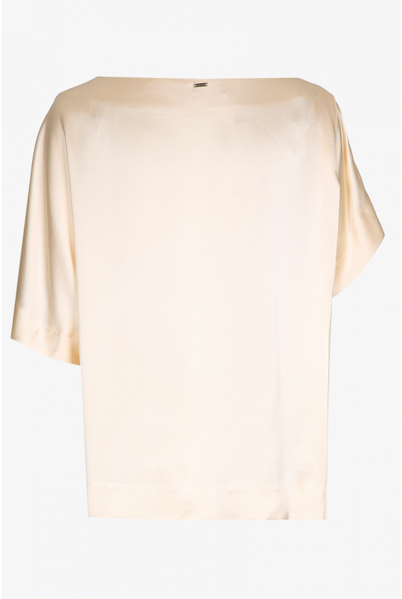 Blouse with different sleeve lengths