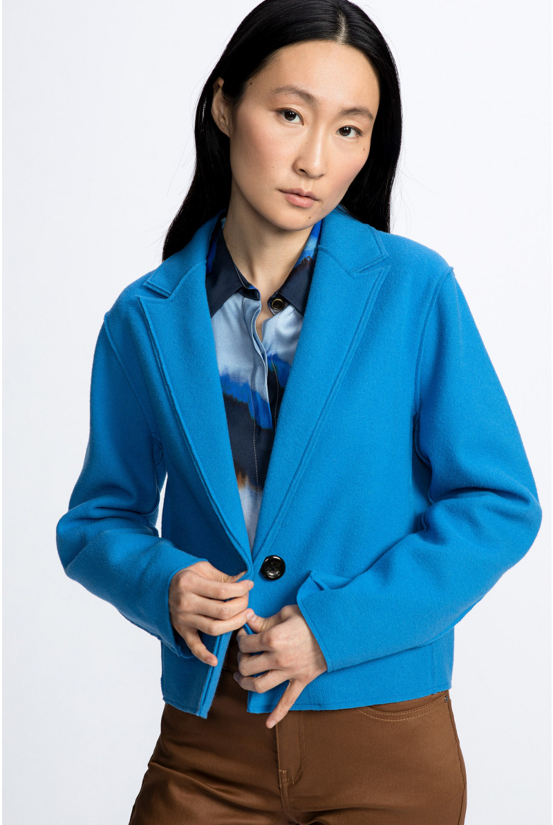 Kurze Jacke mit Eingrifftaschen