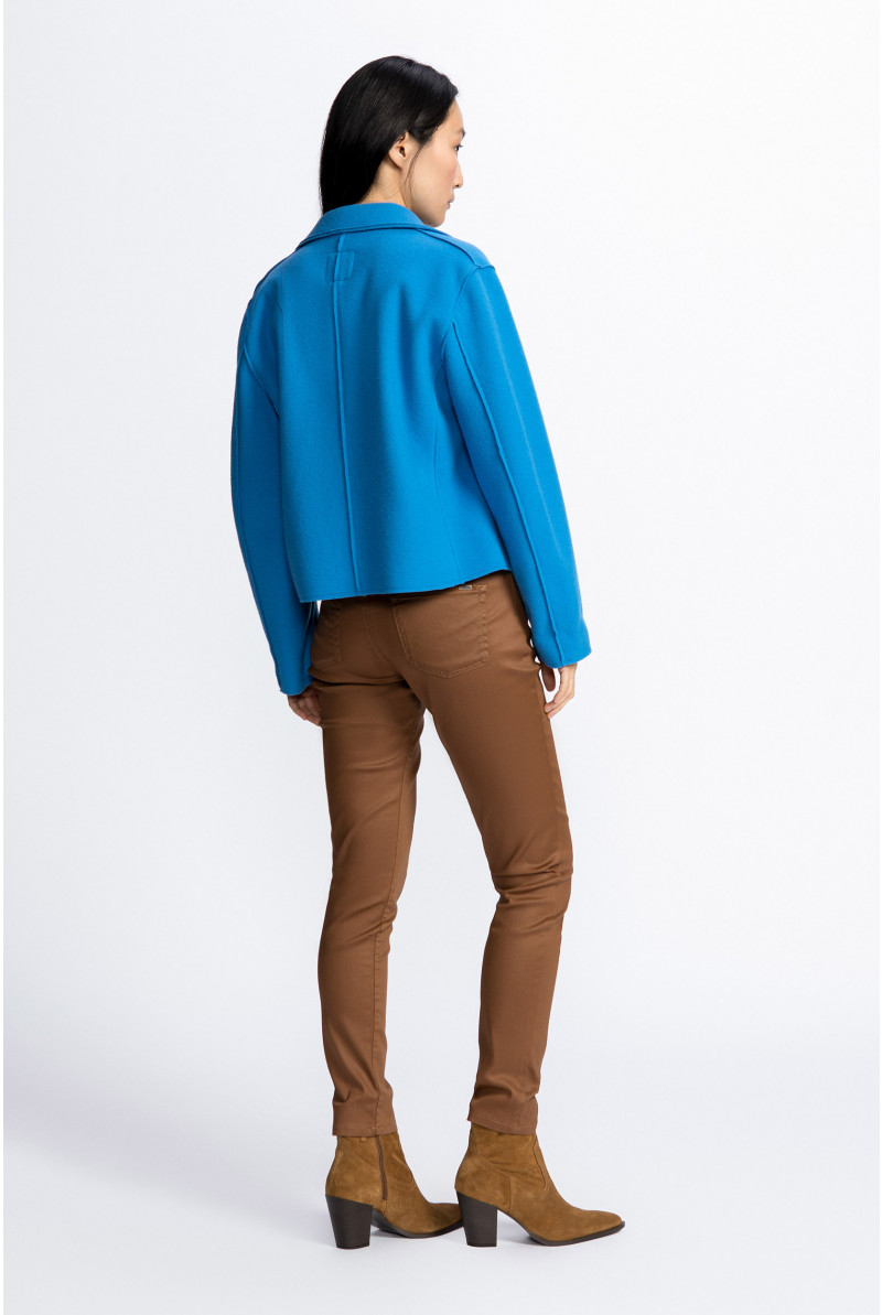 Kurze Jacke mit Eingrifftaschen
