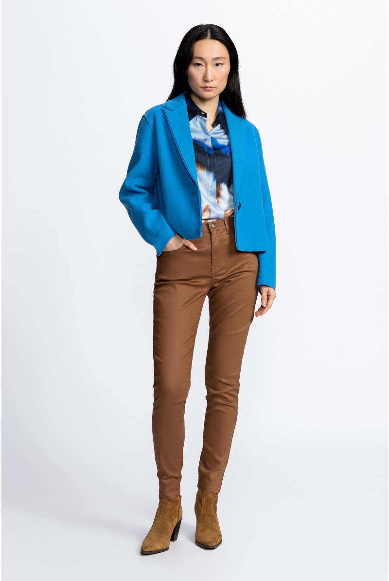Kurze Jacke mit Eingrifftaschen