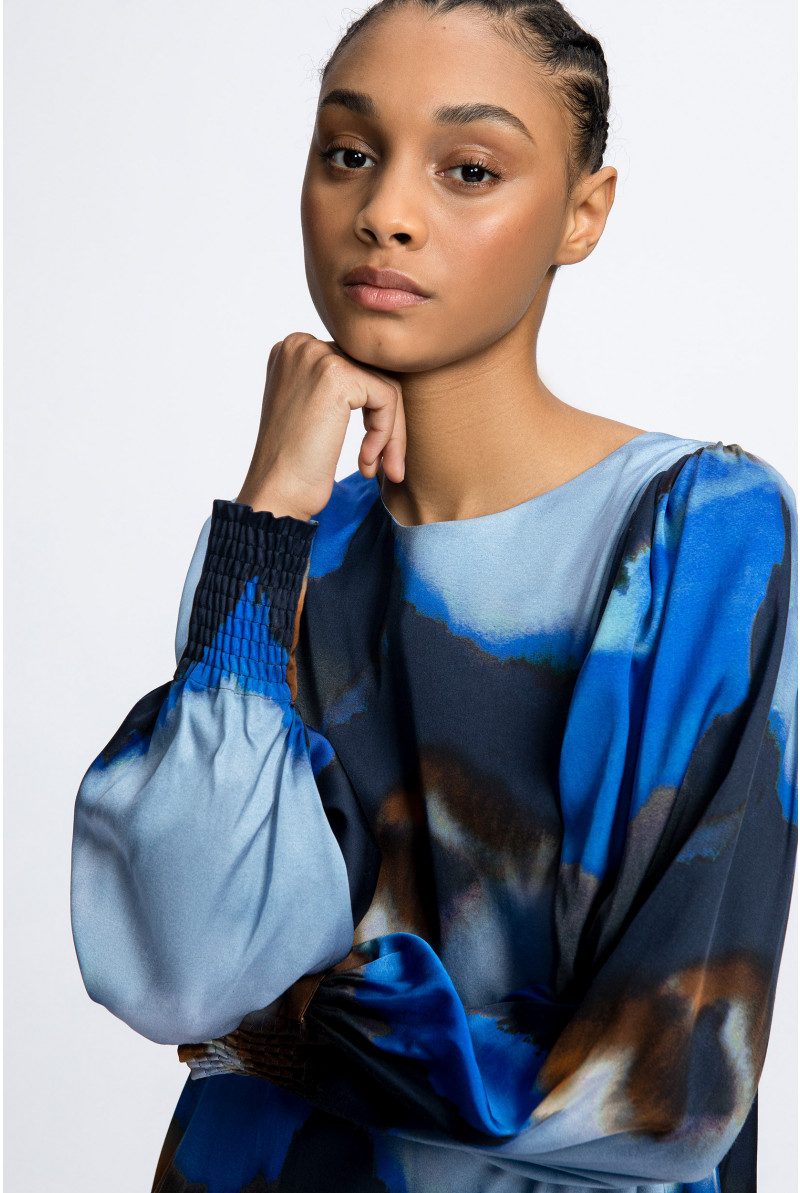 Robe à motif microscopique