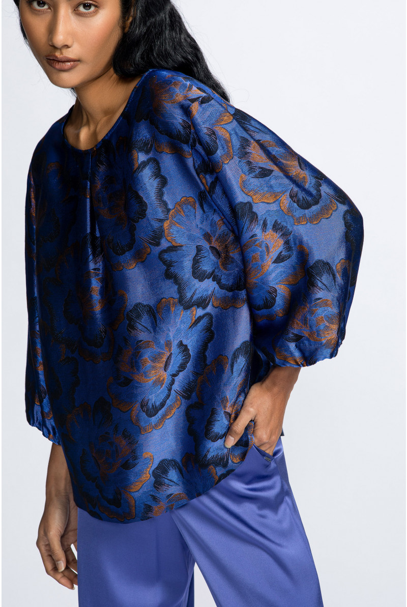 Blouse in jacquard