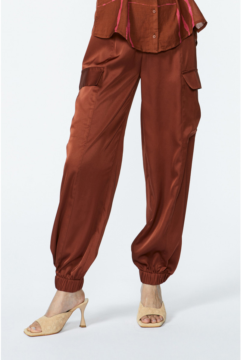 Pantalon cargo en satin tendance