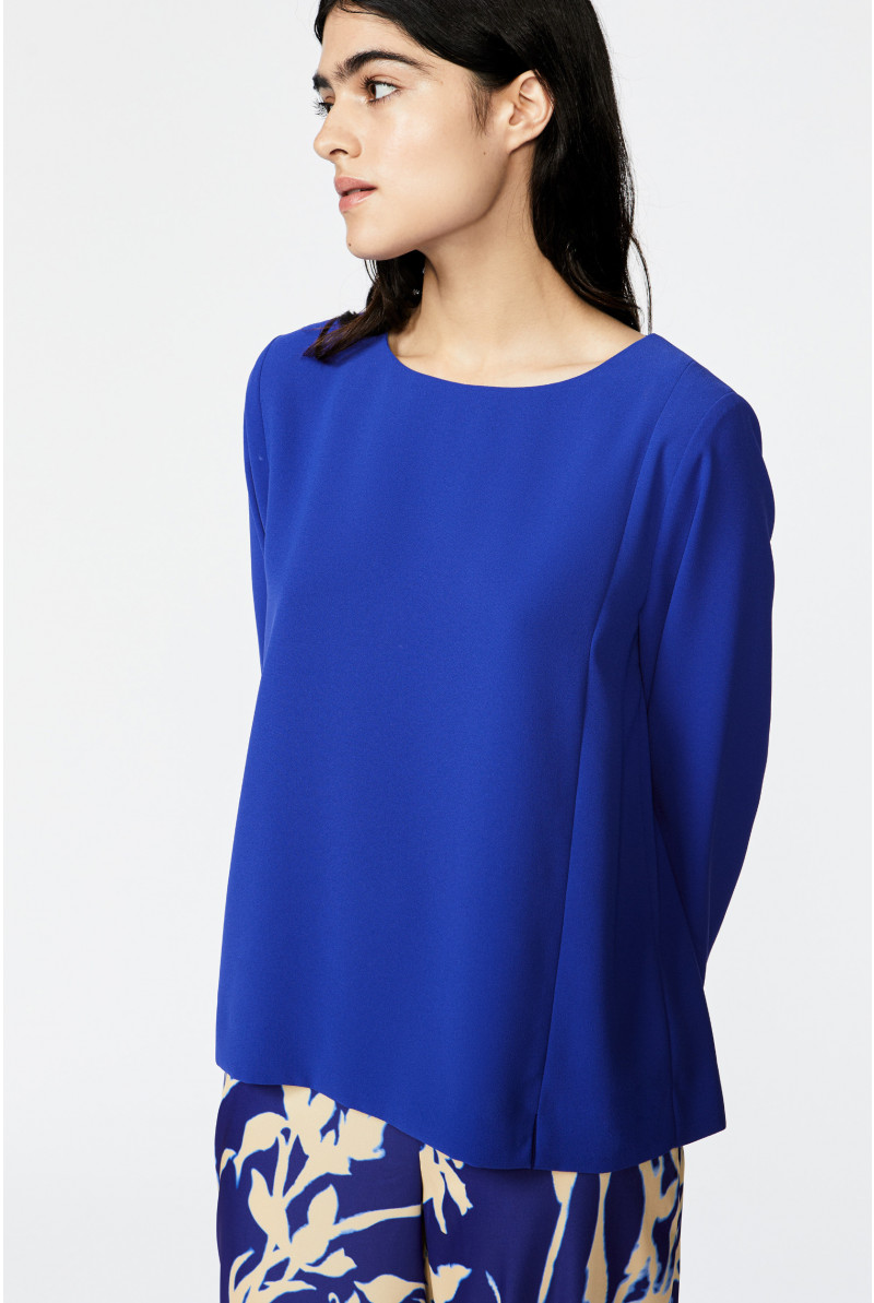 Blouse with slit detail 