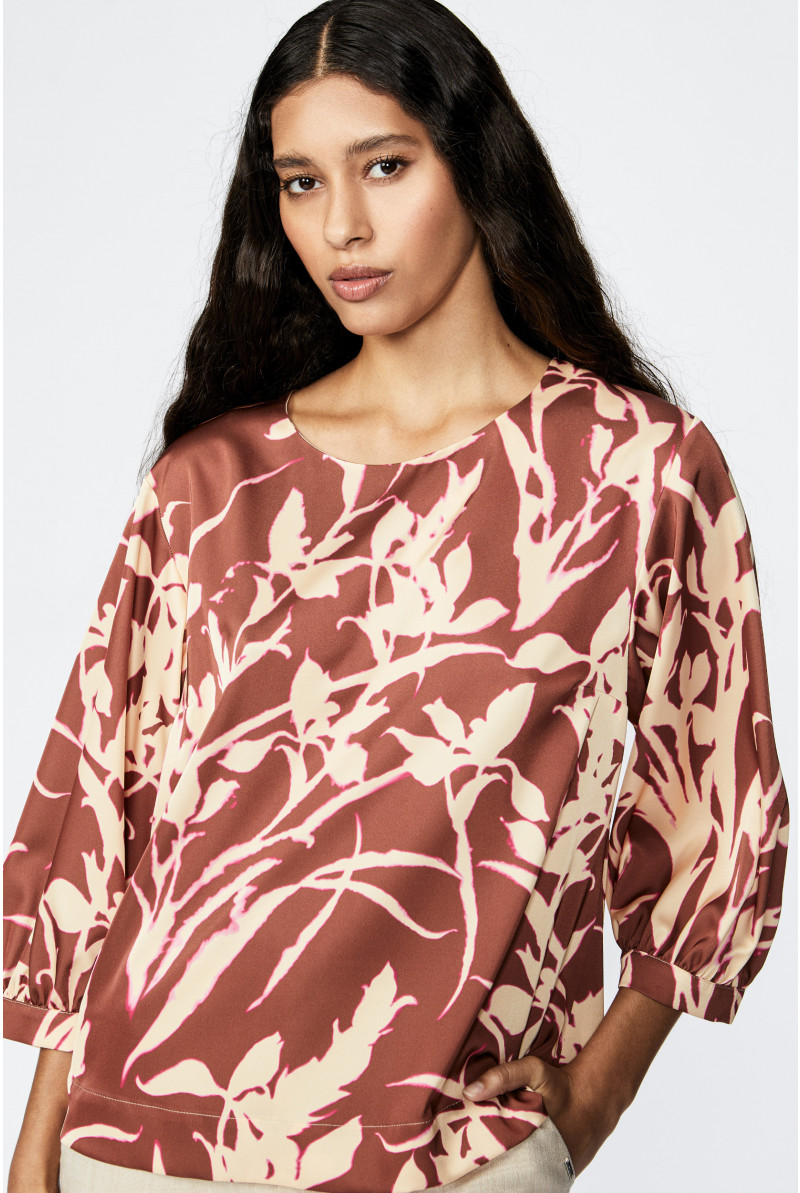 Blouse with original floral print