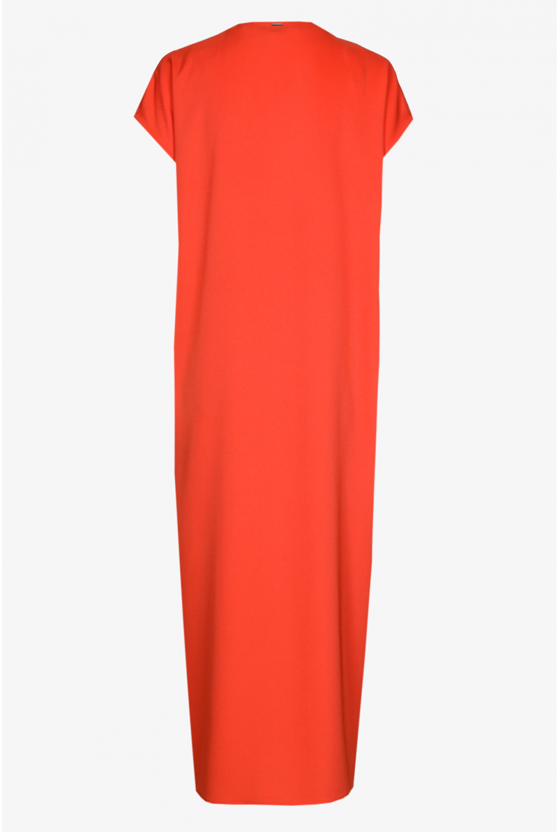 Long dress with V-neck 