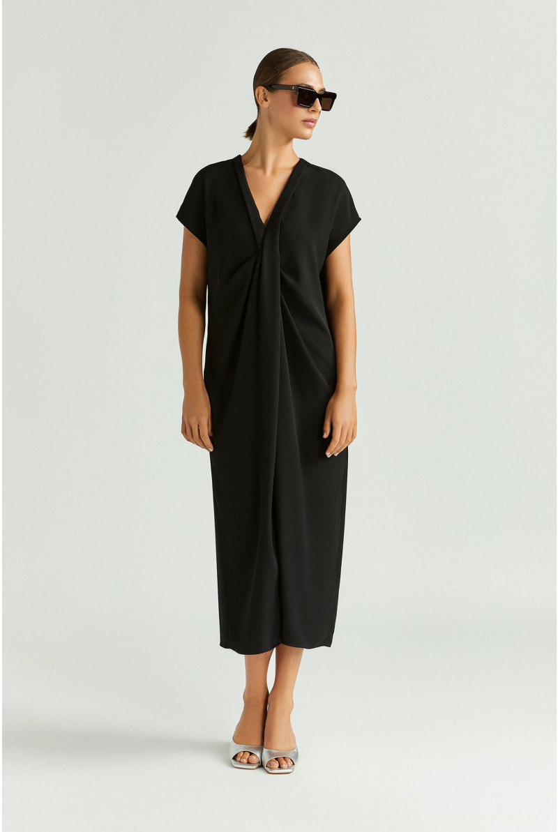 Robe élégante avec détail plissé