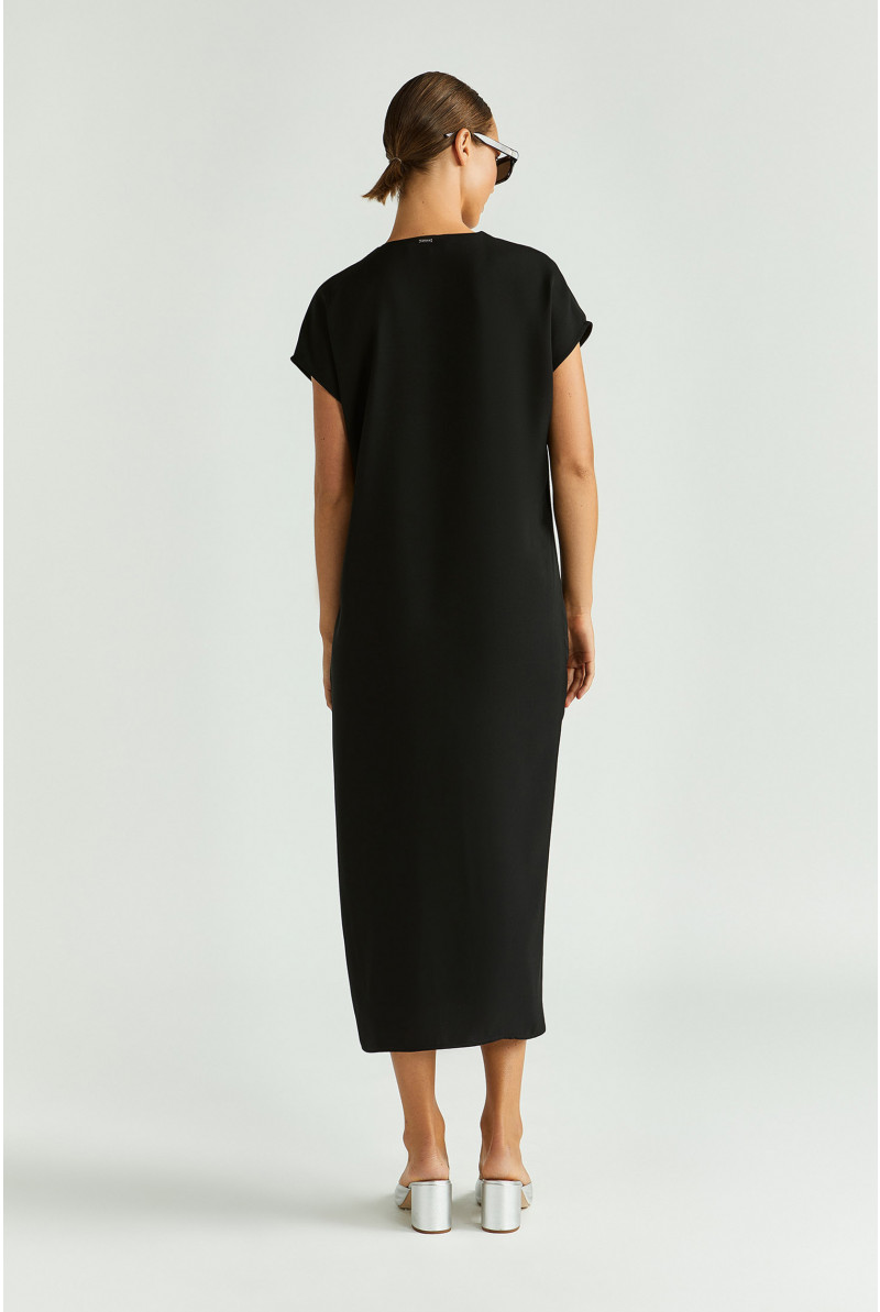 Robe élégante avec détail plissé