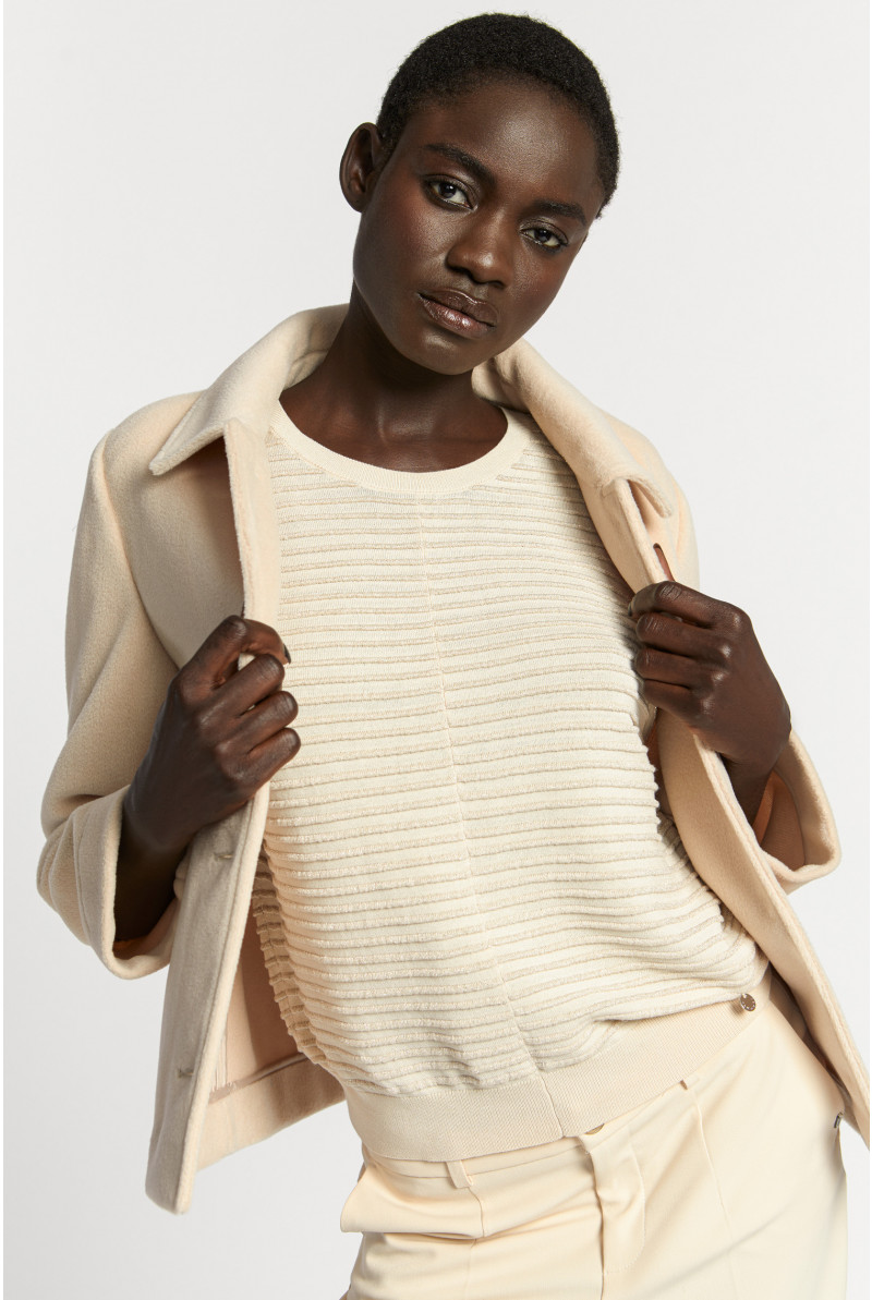 Short tailored jacket