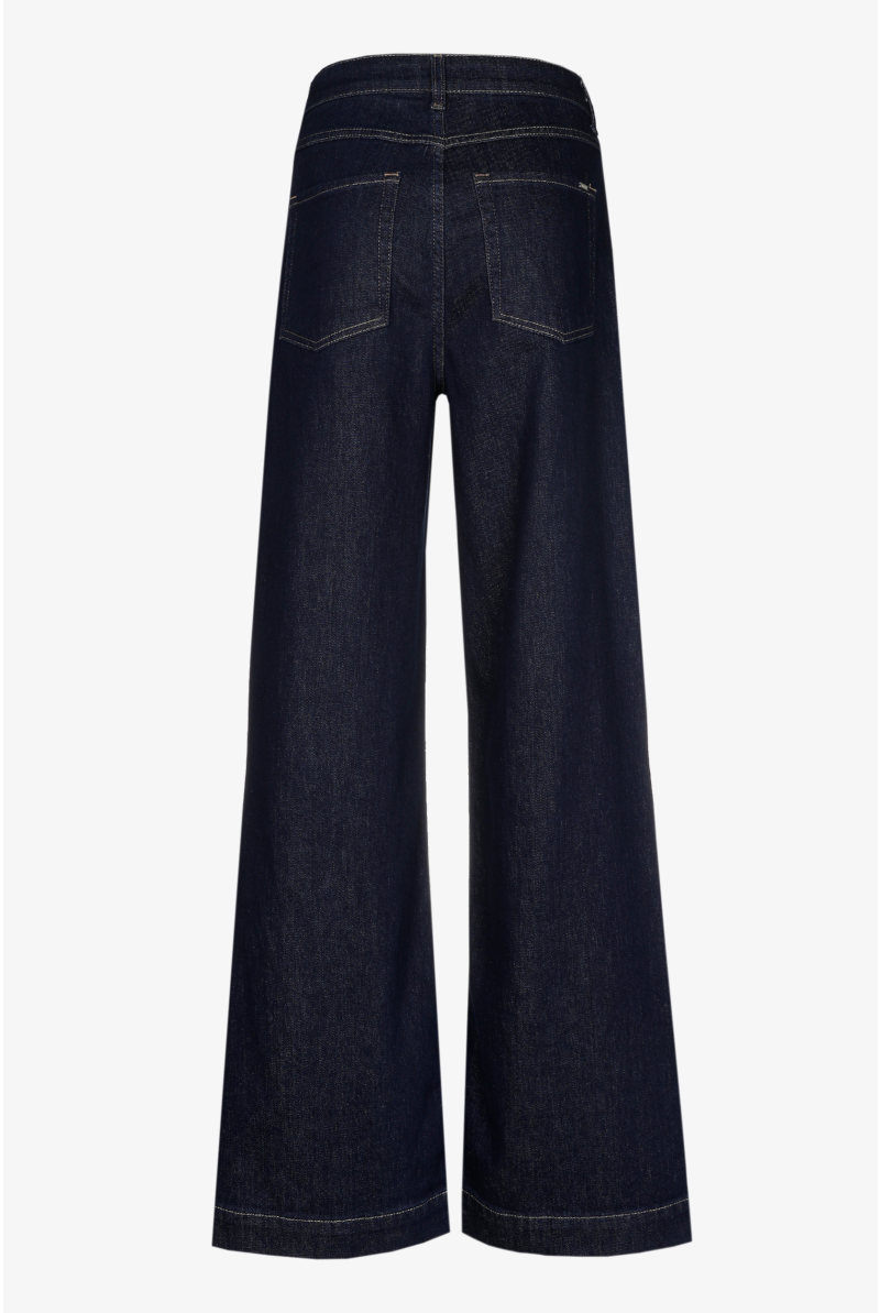 Straight-leg jeans