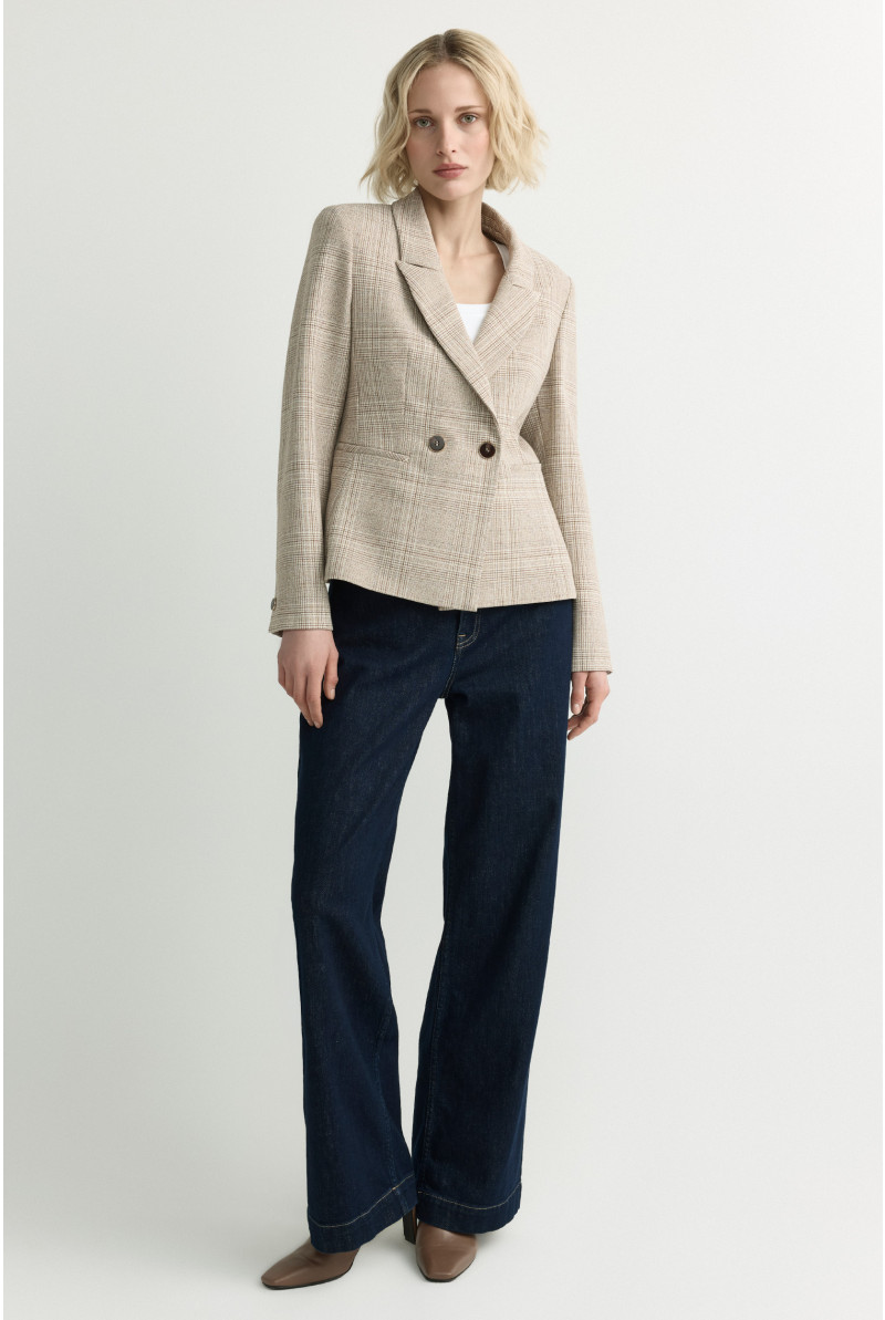 Straight-leg jeans