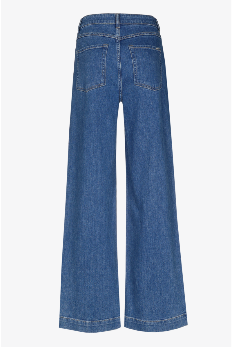 Straight-leg jeans