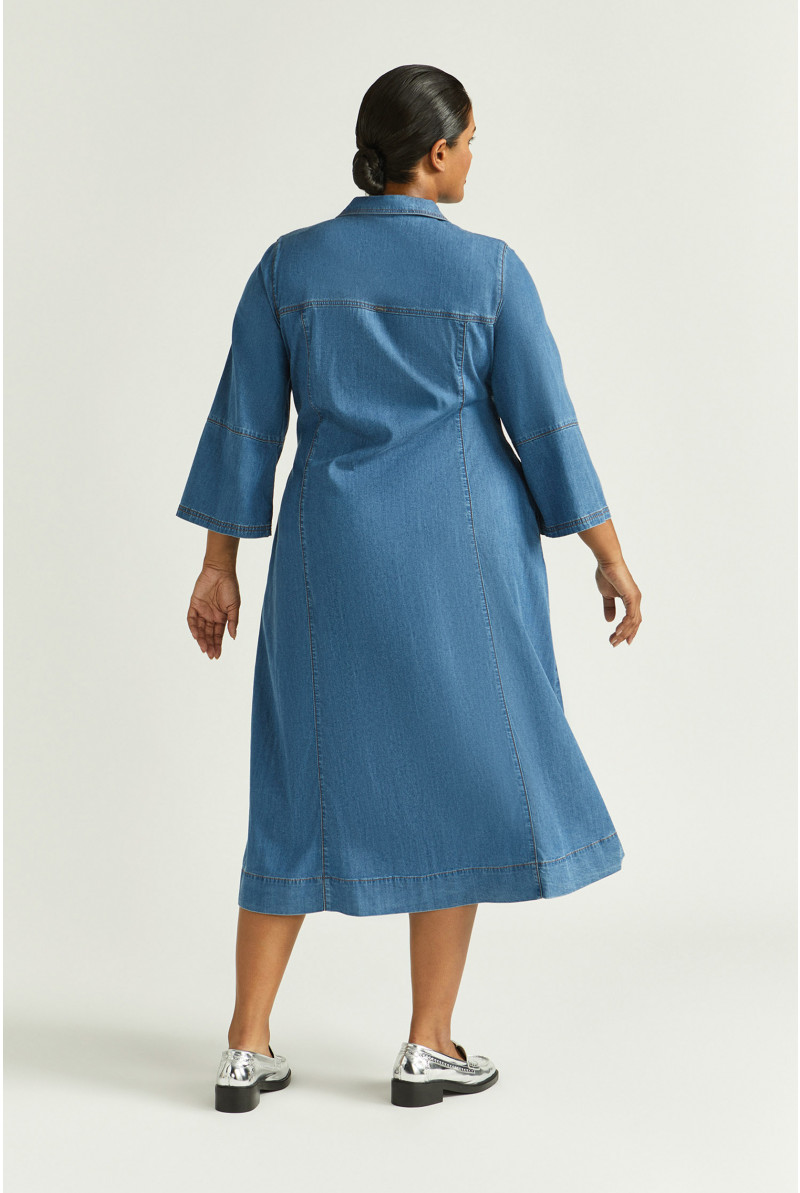 Langes Jeanskleid