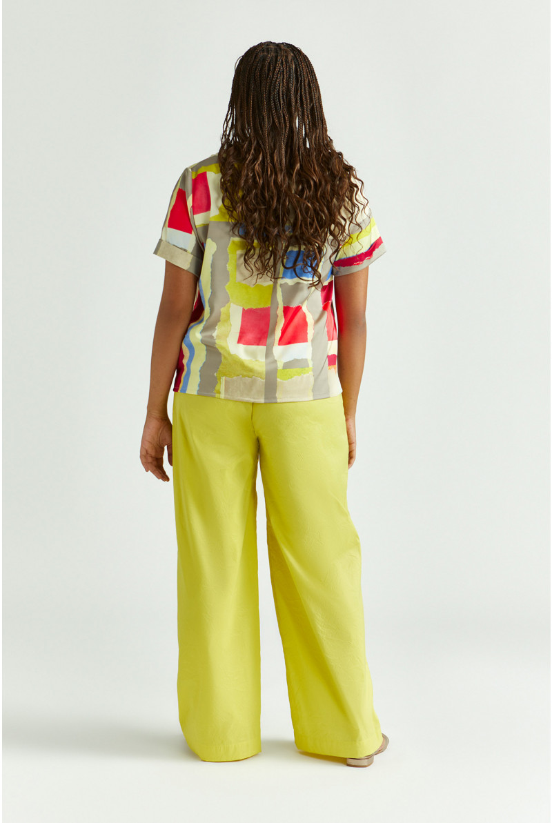 Veelkleurige blouse met V-hals