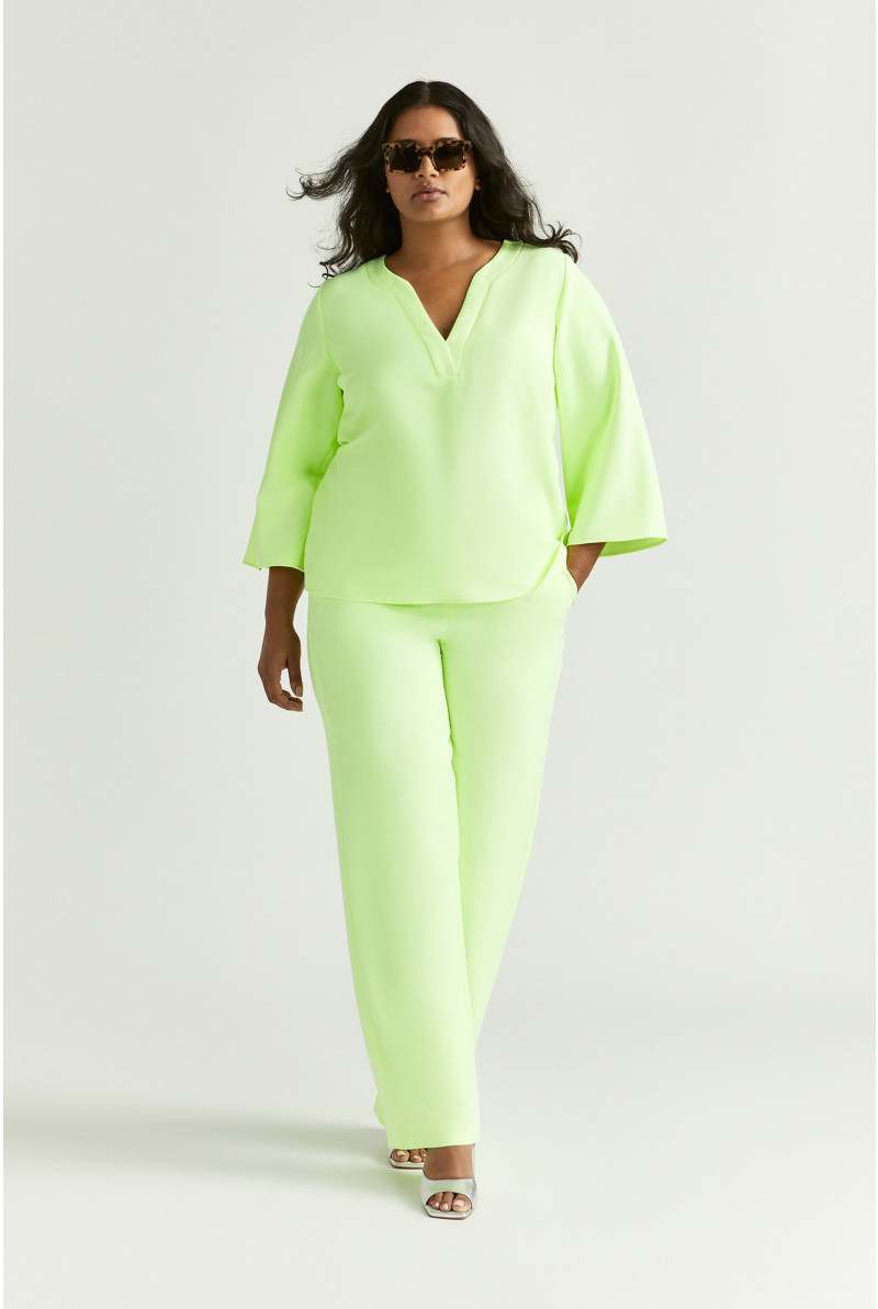 Blouse in twill fabric