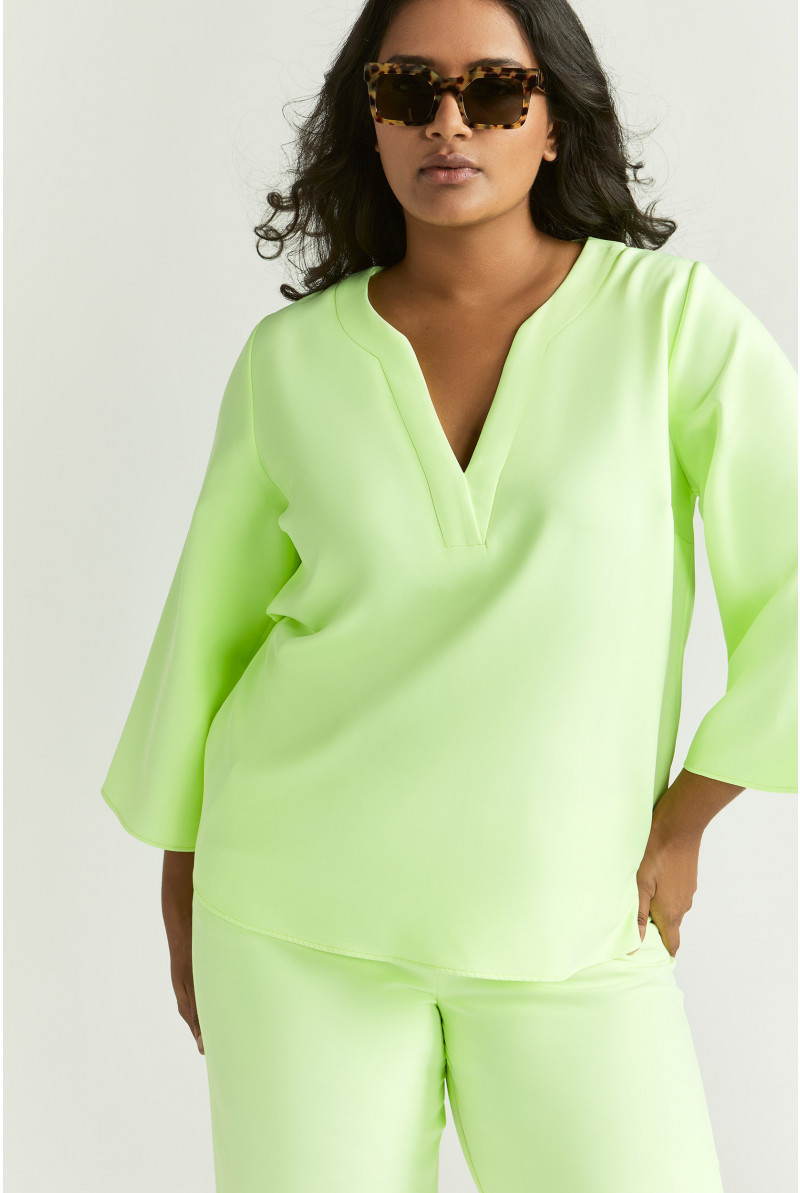Blouse in twill fabric