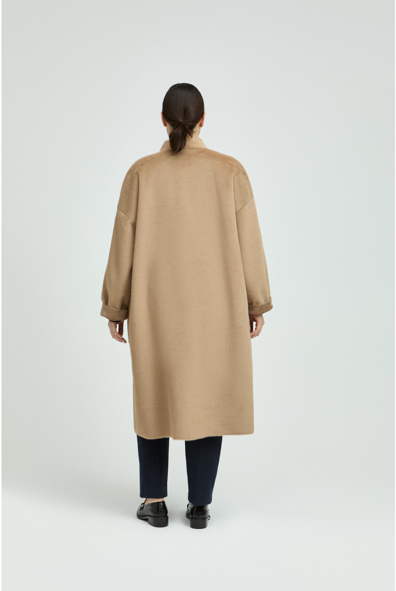 Long fashionable coat