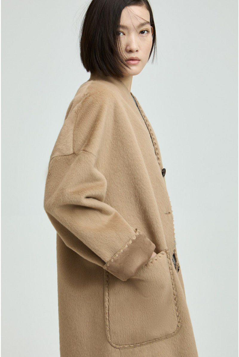 Long fashionable coat