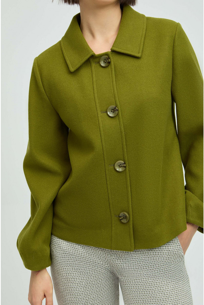 Short jacket with buttons