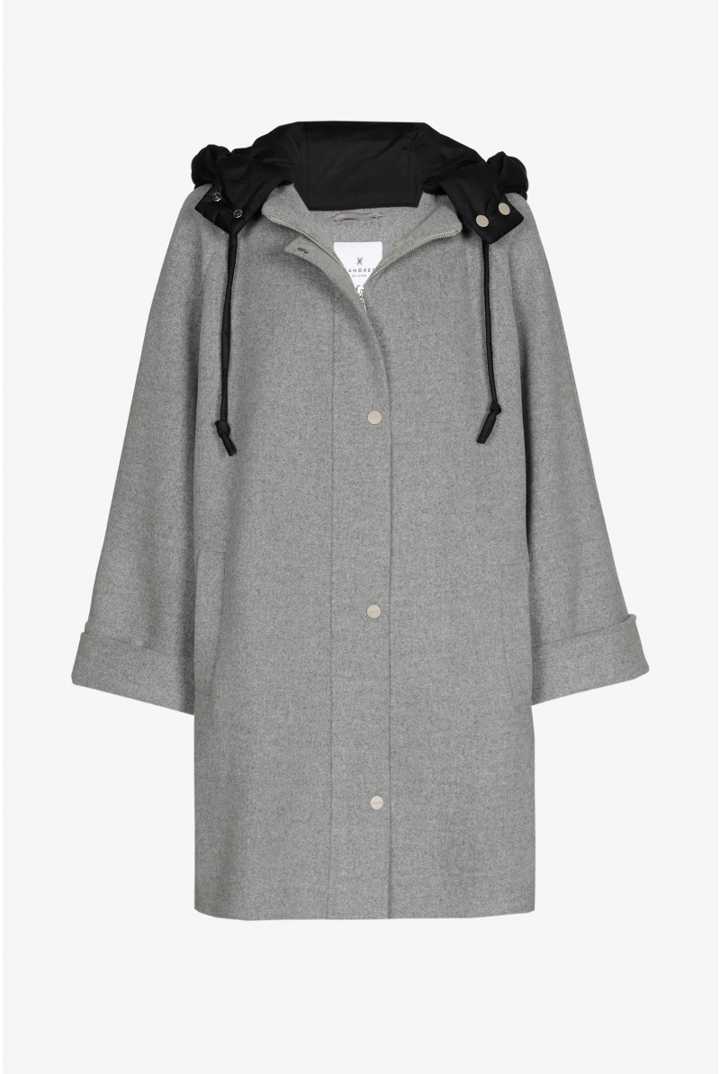 Mid-length coat 